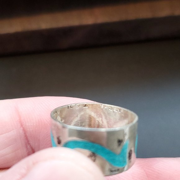 Size 6 925 Sterling Silver Wavy Inlay Heavy Tarnished Ring - Picture 3 of 6